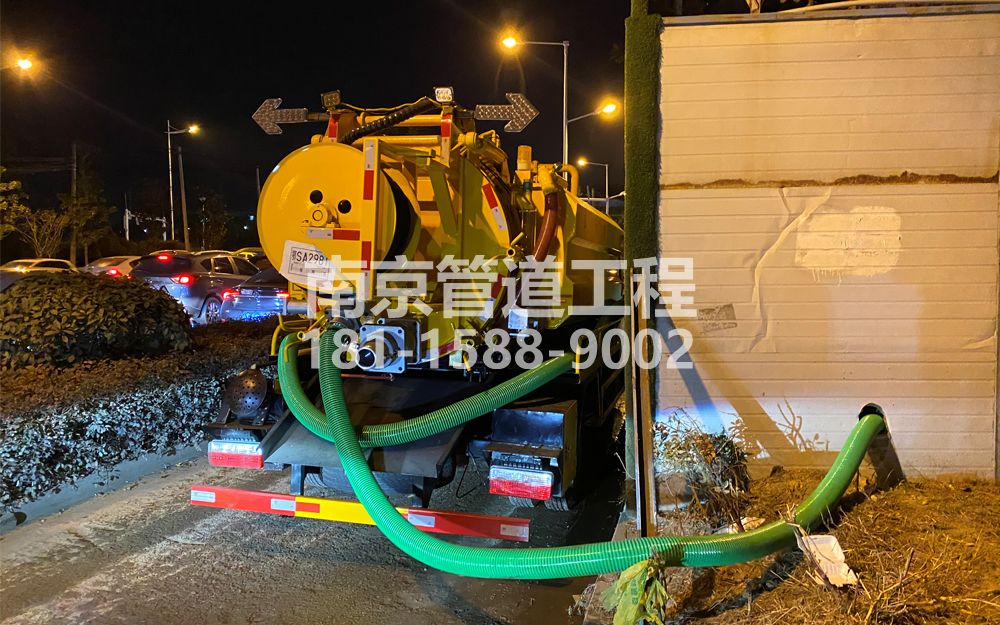 266联盟村临时工地抽粪